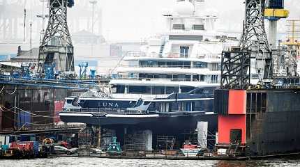 superyacht Luna