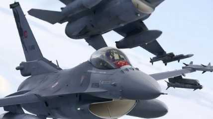 Turkey F-16