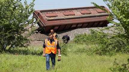 freight train carrying grain derailed