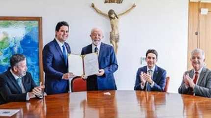 Luiz Inacio Lula da Silva swore in three new ministers