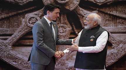 Narendra Modi welcomes Justin Trudeau