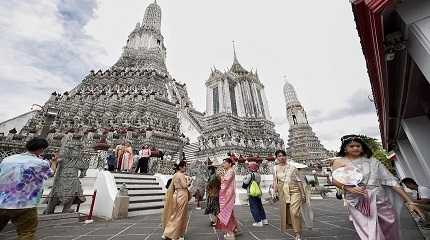 tourists 