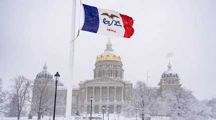 snow falls at the Iowa