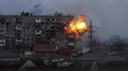 Russian's army tank fires apartment building