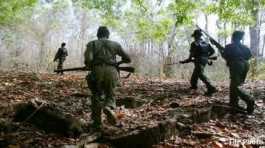 India police n Naxal