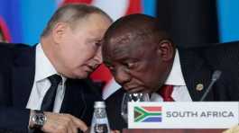 Vladimir Putin speaks with Cyril Ramaphosa