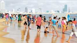 artificial beach in Port City Colombo